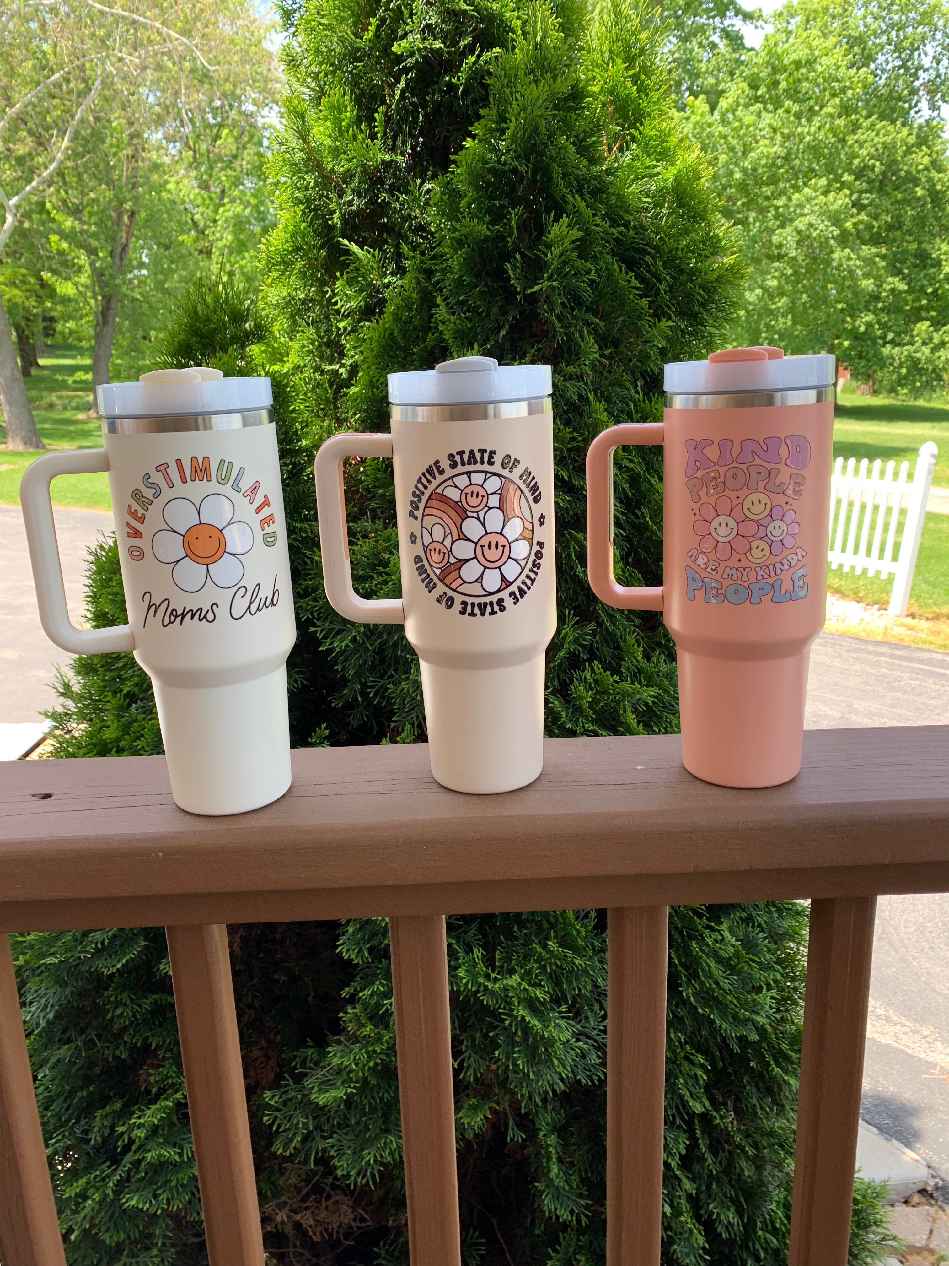 Pink 40oz tumbler with handle, Stanley Dupe with hand painted flower  dasies, Imagine, one of a kind floral wildflower design, water bottle